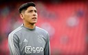 Edson Álvarez va ganando terreno con Ajax durante la pretemporada (Foto: AFP)