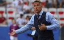 Phil Neville dirigirá a Rodolfo Pizarro. Foto: AFP