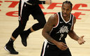 Kawhi Leonard lució ante los Thunder (AFP)