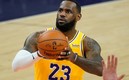 LeBron ganará una fortuna nuevamente en la NBA en 2021. (Foto: AP)