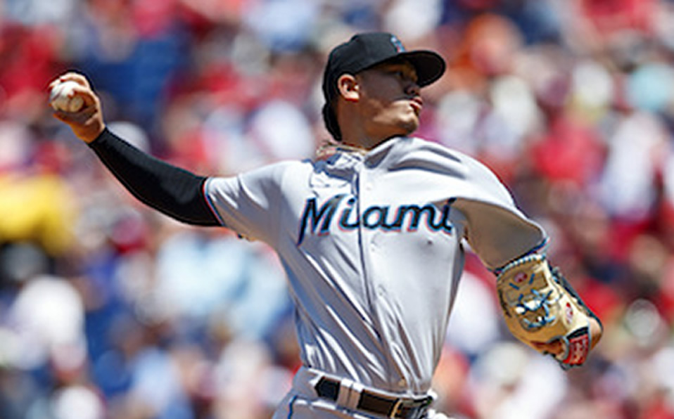 Mets adquiere al pitcher Jordan Yamamoto
