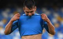 El mexicano no pudo pesar en la cancha ante el Atalanta. FOTO: @sscnapoliES