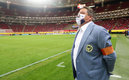 Miguel Herrera salió tranquilo a pesar de la derrota ante Chivas. (Foto: Imago7)