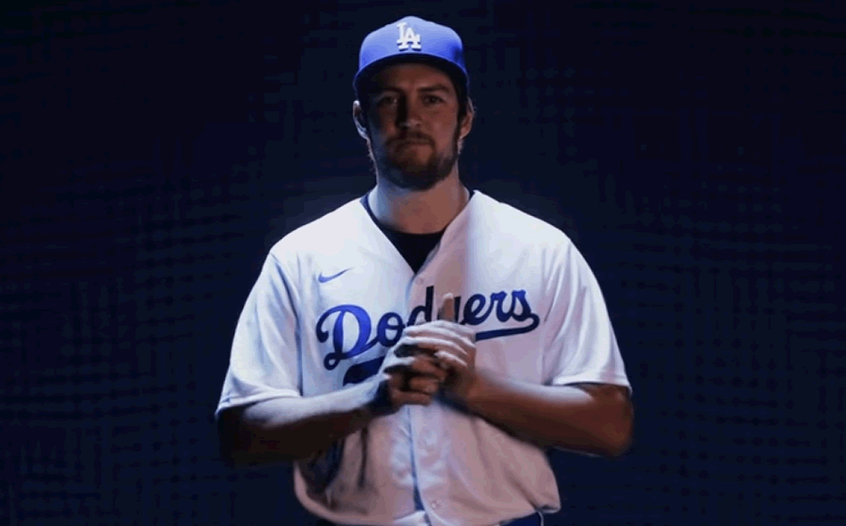 ¡GRAN BOMBA! Trevor Bauer llega a los Dodgers