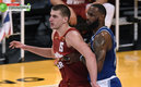 LeBron y Nikola Jokic, dos de los mejores jugadores de la NBA (AFP)
