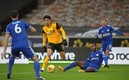 Los Wolves sacaron un punto en casa ante el Leicester. En la imagen Ki-Jana Hoever Foto: AFP