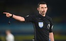 árbitro Michael Oliver tuvo que tomar medidas drásticas. Foto: AFP