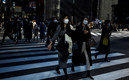 El primer ministro japonés solo espera confirmar eficacia de vacuna Pfizer. (FOTO: AFP)