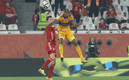 Luis Quiñones disputa un balón por aire. (FOTO: Mexport)