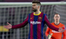Gerard Piqué estalló contra sus delanteros en pleno juego ante el PSG