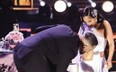 Natti Natasha y su pareja en los premios.
