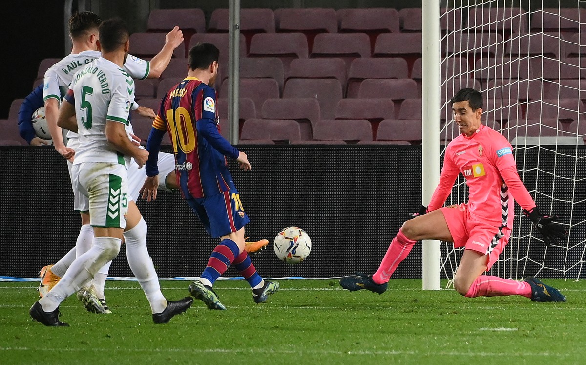 Messi logró doblete ante Badia. Foto: AFP