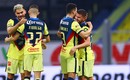 El paraguayo, quien volvió a la titularidad, se llevó el reconocimiento de sus compañeros. Foto: Imago7