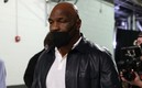 Tyson atento a la pelea del Canelo. Foto: AFP