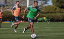 Chicharito ya trabajó con sus compañeros (Twitter @LAGalaxy_Es)