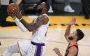 LeBron no se empleó a fondo para conseguir otra victoria (AFP)