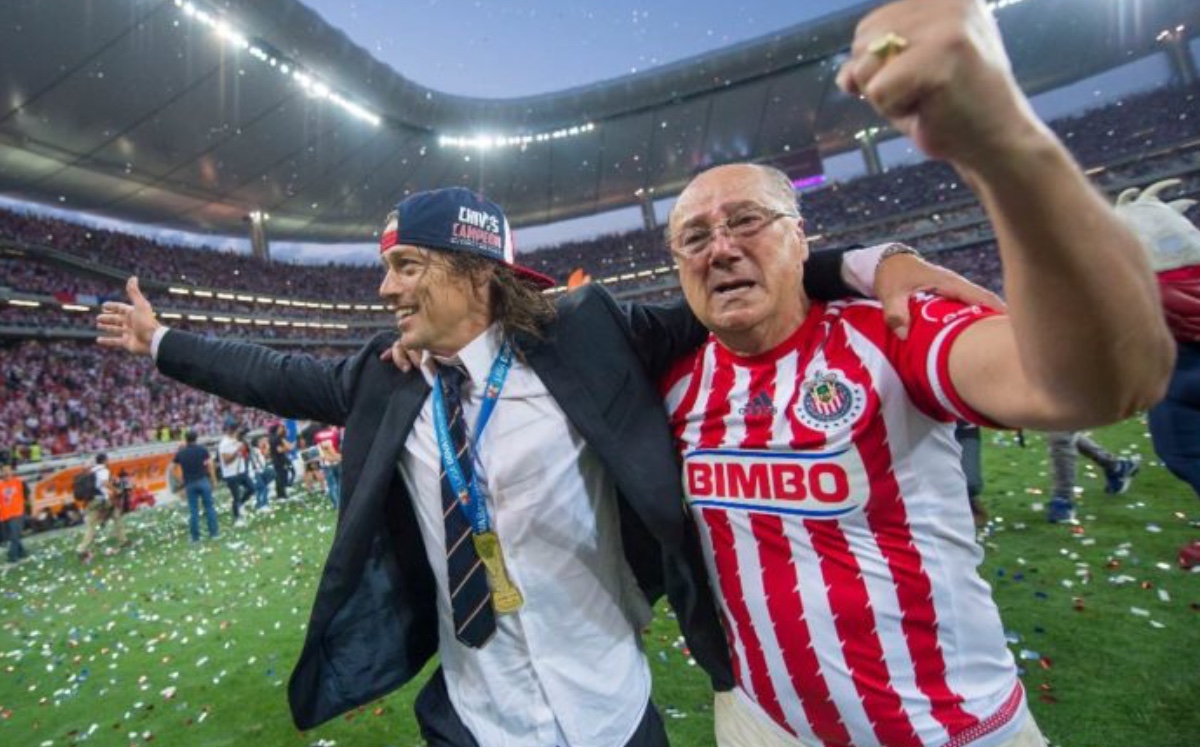 Muchas personas se mostraron solidarios con Almeyda en este momento complicado. (Foto: Mexsport)