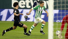 Andrés Guardado con el Betis frente al Alavés. (TW @RealBetis)