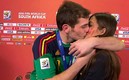 El romántico beso que dio la vuelta al mundo entre Iker y Sara.