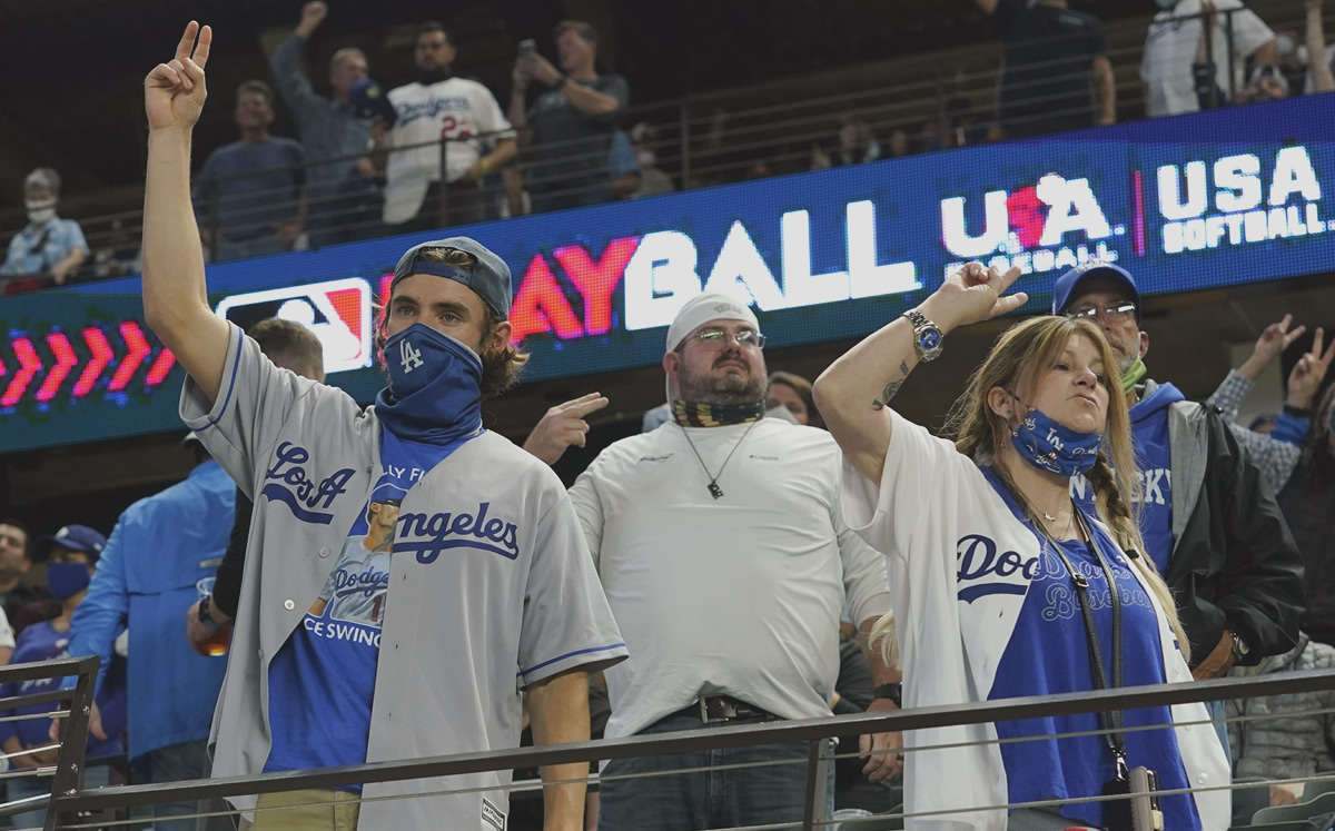 MLB: Vuelven los fans a las tribunas