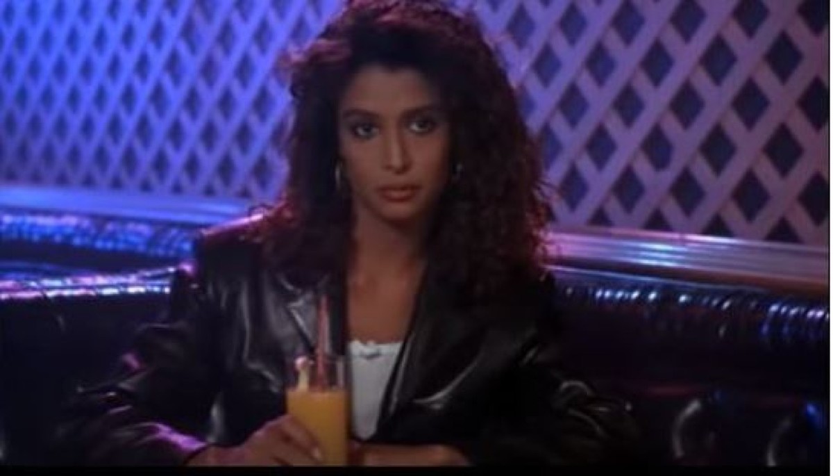 Así solían vestirse algunas mujeres en la década de los 80's