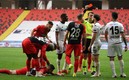 El jugador recibió la tarjeta roja tras la acción. Foto: Gaziantep FK