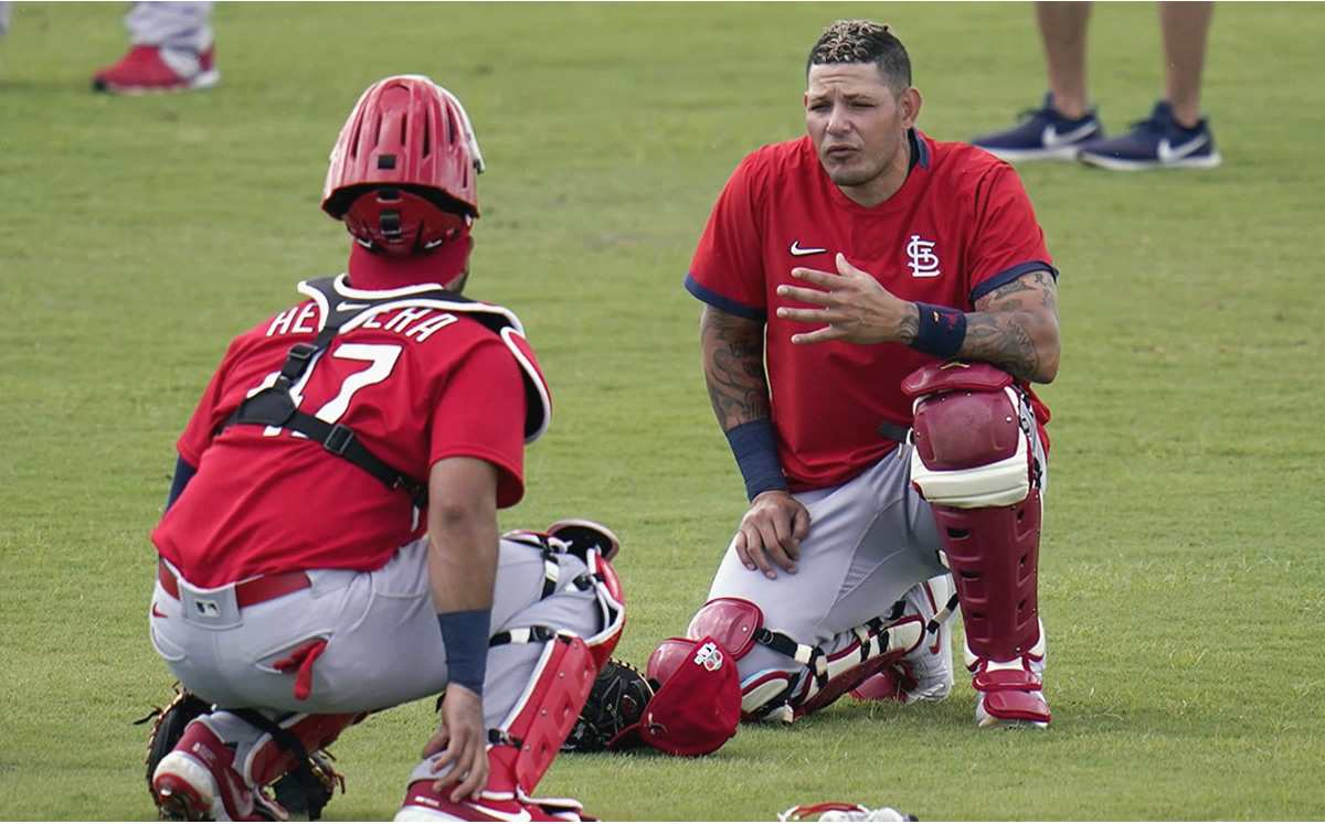 MLB: Yadier Molina 'ya prepara' al futuro catcher del equipo