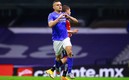 El uruguayo aprovechó el grandioso pase que le puso Luis Romo para el 2-1 de la Máquina. Foto: Imago7