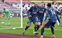 Lacazette festeja a lo grande el empate. FOTO: AFP.