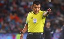 Muy asu manera pero Paul Delgadillo defendió el arbitraje. Foto: Imago7