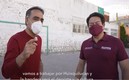 El narrador de NFL y NBA de TV Azteca, junto a Mario Delgado, presidente de Morena en el lanzamiento de su campaña política. Foto: Captura de Pantalla