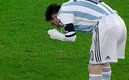 Messi vomitando en Rumanía con la Selección.