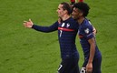Griezmann fue felicitado por sus compañeros por el tanto. FOTO:. AFP.