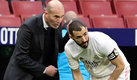 Zinedine Zidane y Karim Benzema (AFP)