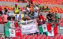 La afición ya pudo adquirir cervezas en las gradas del Jalisco. FOTO: Imago7.