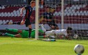 Obregón marcó el primero del juego y por ahora la H tiene el pase. Foto: Imago7