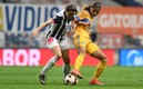 Rayadas y Tigres no cedieron terreno en el Clásico. Foto: Imago7
