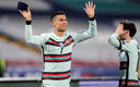 Cristiano Ronaldo se enfadó y tiró el gafete de capitán en el duelo ante Serbia (AFP)