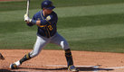 Luis Urías con los Milwaukee Brewers en MLB. (AFP)