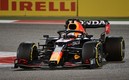 Checo busca sobresalir junto con Verstappen Foto: AFP