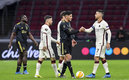 Edson y el Ajax, vivos en la Europa League (AFP)