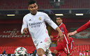 Casemiro ante el Liverpool. (AFP)