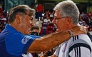 Reinoso suele ser muy efusivo cuando se encuentra con Tuca. (Foto: Mexsport)