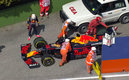 Verstappen y su auto fuera de la P1. (F1)