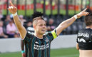 Chicharito hizo dos goles en triunfo del Galaxy. (Foto: AFP)