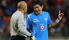 Denis Caniza junto al Conejo Pérez en Cruz Azul. (Mexsport)