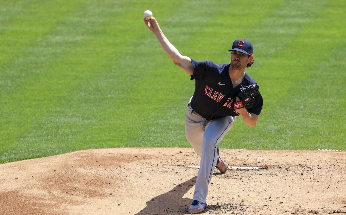 Shane Bieber metió su nombre en dos marcas distintas. (Foto: AP)