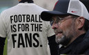 Klopp explotó contra Leeds por mensajes en playeras. (Fotos: AFP)