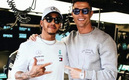 Hamilton y Cristiano se tomaron una fotografía. (Foto: @MarcaMotor)