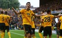 Raúl Jiménez y sus goles para la historia de los Wolves. Foto: AFP